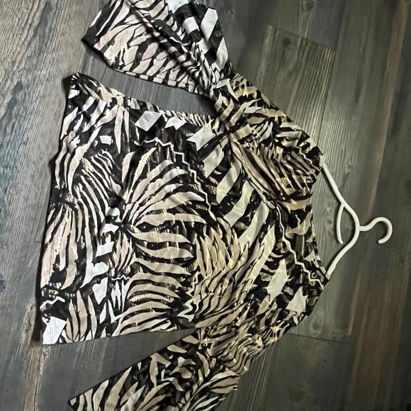 flutter sleeve print top by rapzwear TAGS ON - Picture 6 of 7